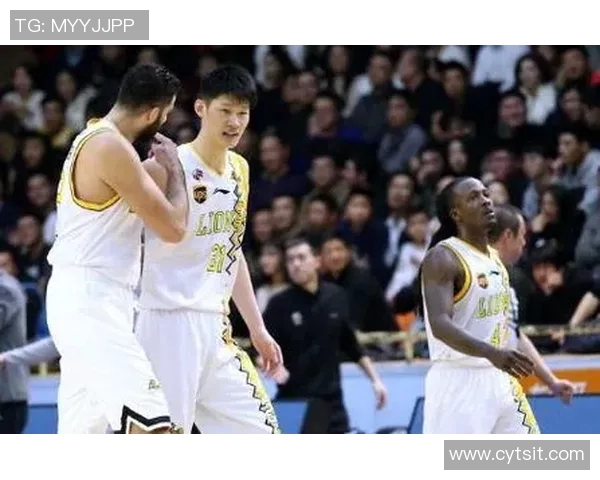 广州羽毛球队以75分稳居冠军赛积分榜首位展现强劲实力